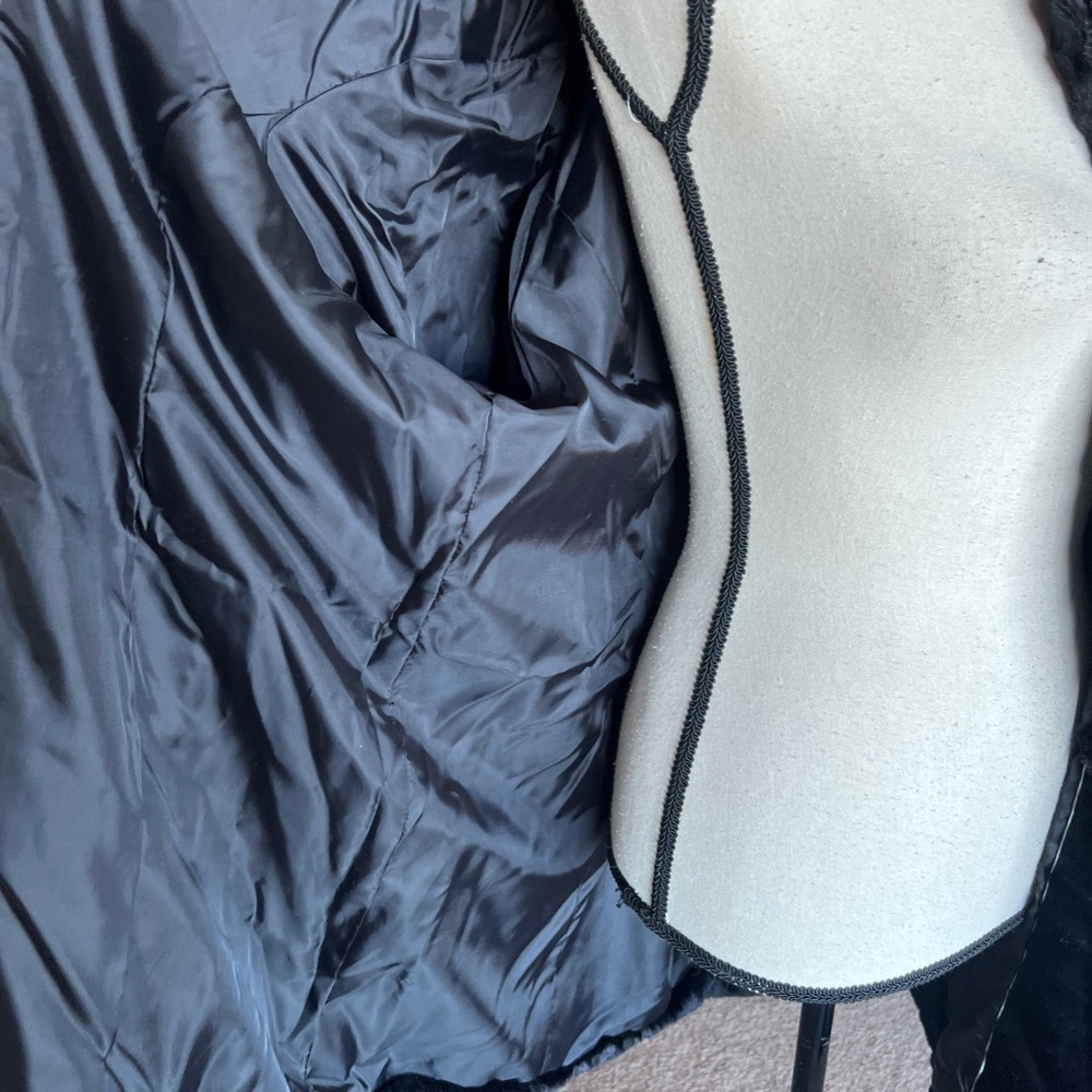 Avenue Black Faux Fur Coat with A Hood Size 18/20 - Picture 7 of 10